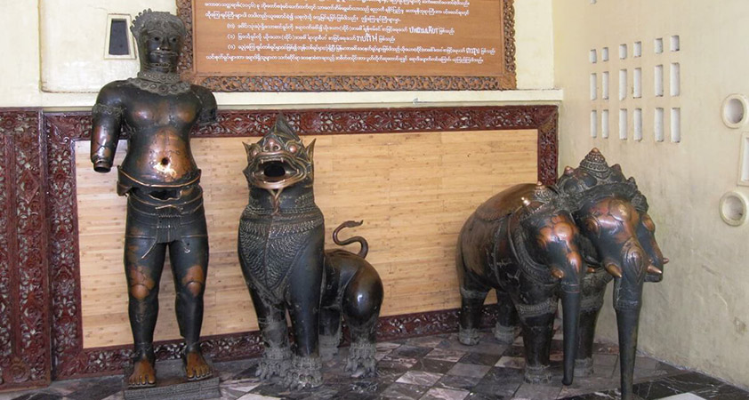 Khmer bronze images in the temple