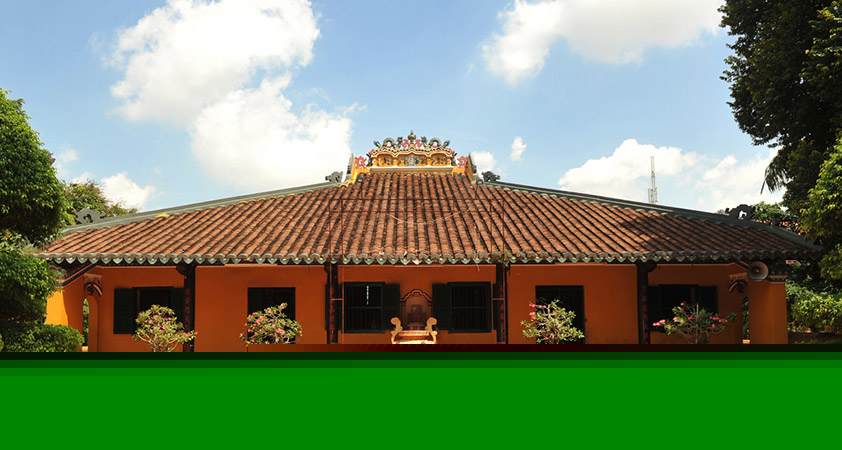 Giac Lam pagoda is located at 118 Lac Long Quan Street, Tan Binh District, Ho Chi Minh City