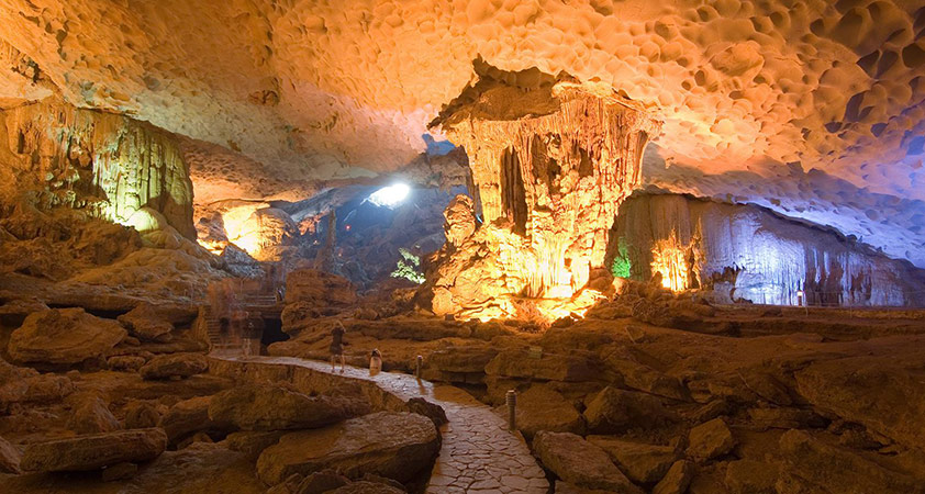 Thien Cung Cave