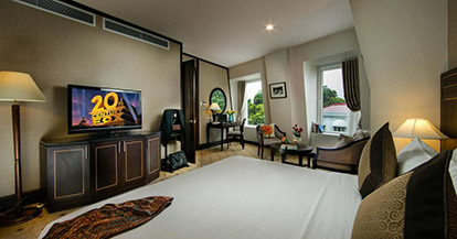 Zephyr Connecting Room with Lake View