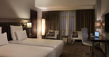  Deluxe Room with Twin Beds and City View