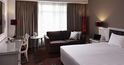  Superior King Room with City View