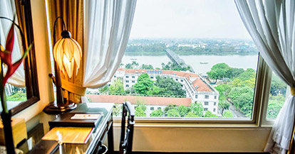  Junior Suite with River View - Executive Floor