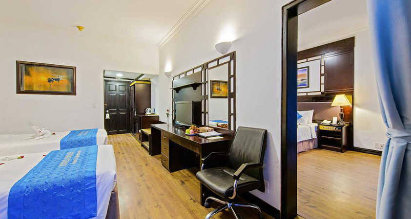  Family Suite (2 Adults + 2 Children)