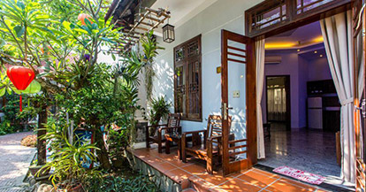  Family Room with Garden View