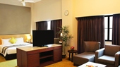 Summit Parkview Hotel