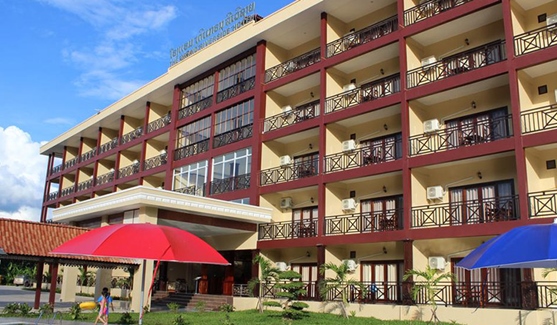 The Grand Riverside Hotel – Vang Vieng
