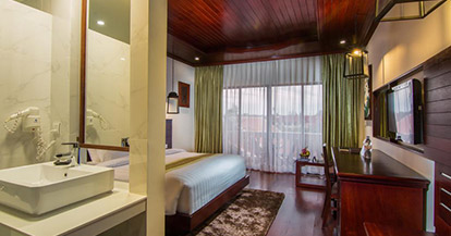  Deluxe Double or Twin Room - One Way Airport Pick Up