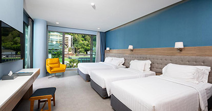  Deluxe Family Quad Room with Breakfast